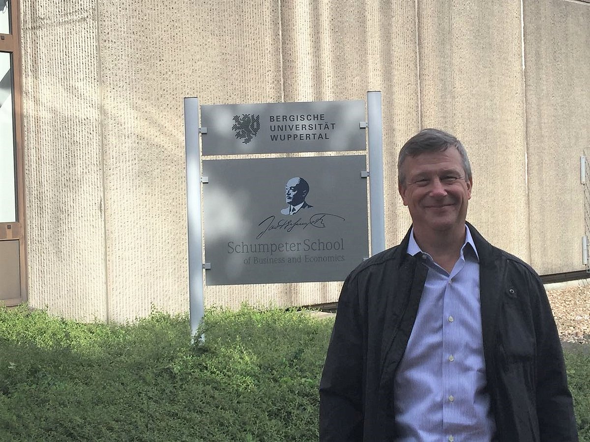 Lars Bergquist Professor Lars Bergkvist zu Besuch an der Schumpeter School of Business ...